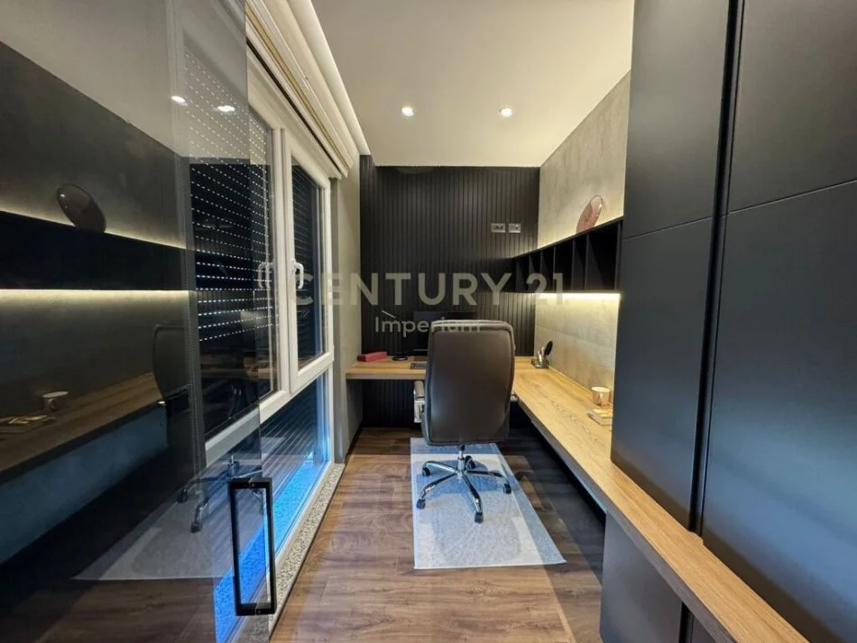 Tirane, shitet apartament 2+1+Ballkon Kati 4, 95 m² 155.000 € (Astir)