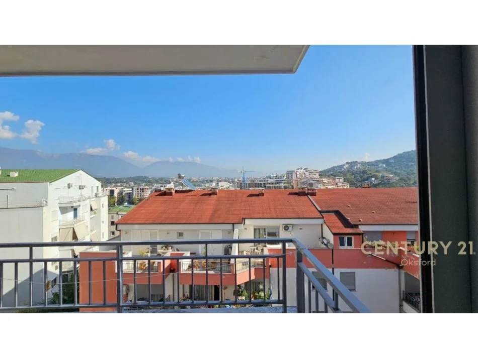 Tirane, jepet me qera apartament 2+1+Aneks+Ballkon Kati 4, 105 m² 550 € (Liqeni i Thate)