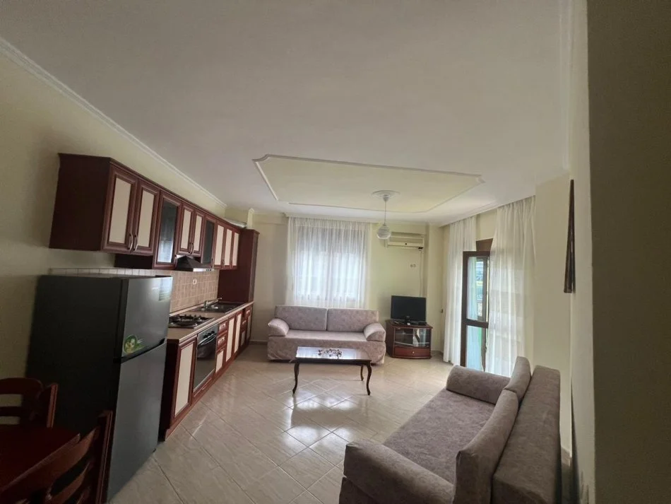 Durres, jepet me qera apartament 1+1+Ballkon Kati 3, 350 € (Shkembi Kavajes)