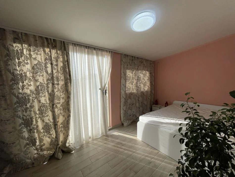 Tirane, qera apartament 1+1- 550uro personi siper qendres kristal center (KOMUNA E PARISIT)