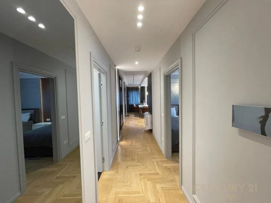 Tirane, jepet me qera apartament 2+1 Kati 5, 163 m² 2.000 € (KOPSHTI ZOOLOGJIK)