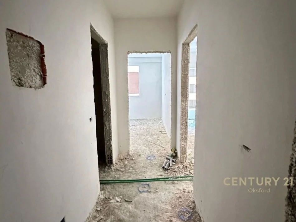 Tirane, shitet apartament 1+1+Ballkon Kati 5, 60 m² 88.000 € (Yzberisht)