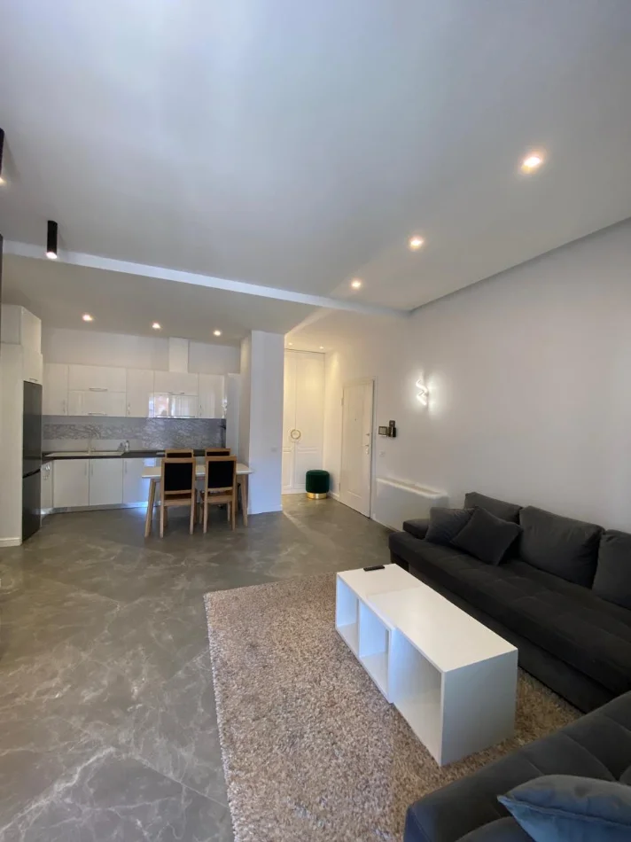 Tirane, jepet me qera apartament 2+1 Kati 5, 100 m² 1.400 € (Delijorgji)