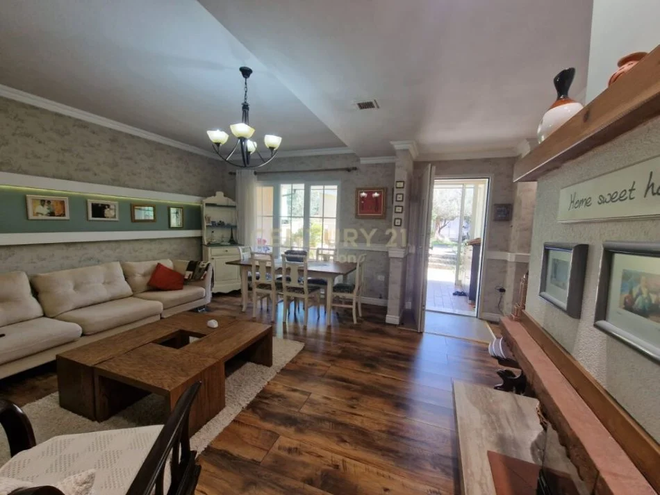 Tirane, shitet Vile 3+1 , 197 m² 360.000 € (Hipoteka)
