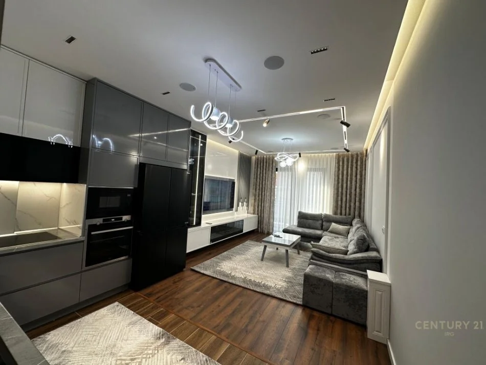 Tirane, jepet me qera apartament 2+1 Kati 3, 113 m² 1.000 € 