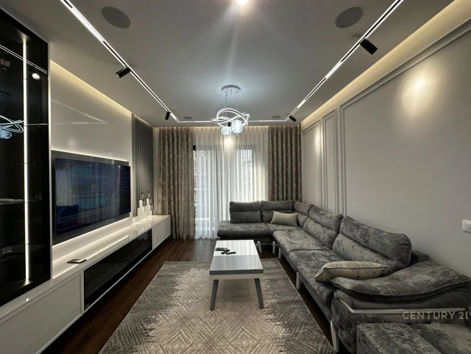 Tirane, jepet me qera apartament 2+1 Kati 3, 113 m² 1.000 € 