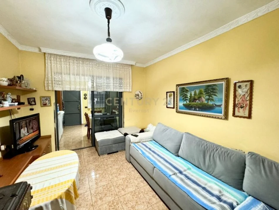 Tirane, shes apartament 2+1 Kati 1, 80 m² 80.000 € 