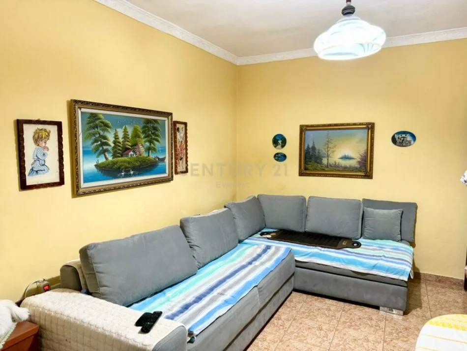 Tirane, shes apartament 2+1 Kati 1, 80 m² 80.000 € 