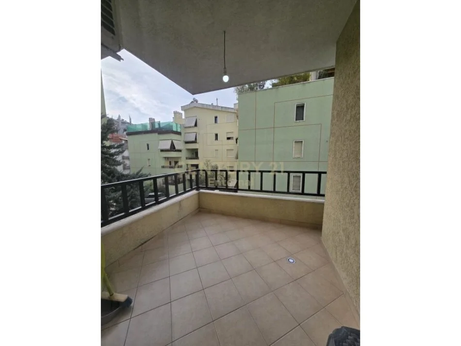Tirane, jepet me qera apartament 2+1+Ballkon Kati 2, 103 m² 700 € (Kopshti Botanik Zoologjik)