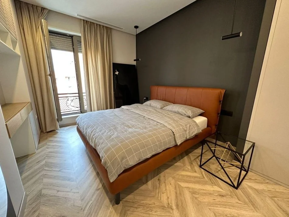 Tirane, jepet me qera apartament 1+1 Kati 4, 70 m² 800 € (Kompleksi Deliorgji)