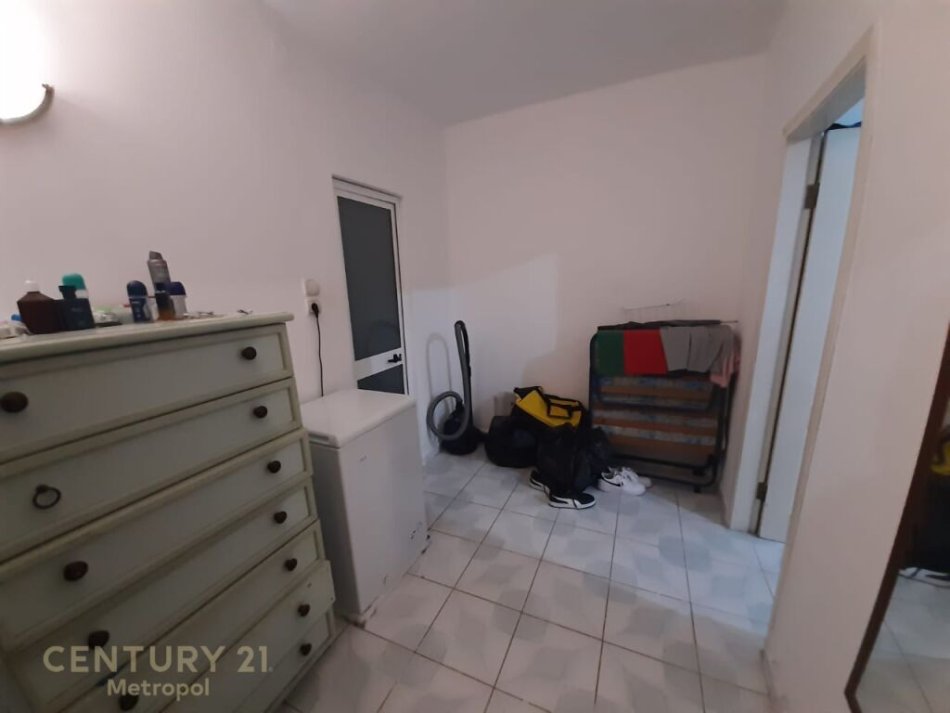 Tirane, shitet apartament 1+1 Kati 3, 54 m² 90.000 € 