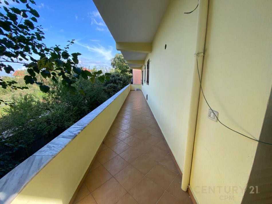 Tirane, jepet me qera Vile 2+1 Kati 2, 128 m² 500 € 