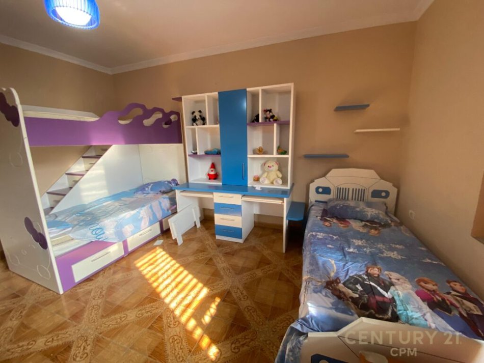 Tirane, jepet me qera Vile 2+1 Kati 2, 128 m² 500 € 
