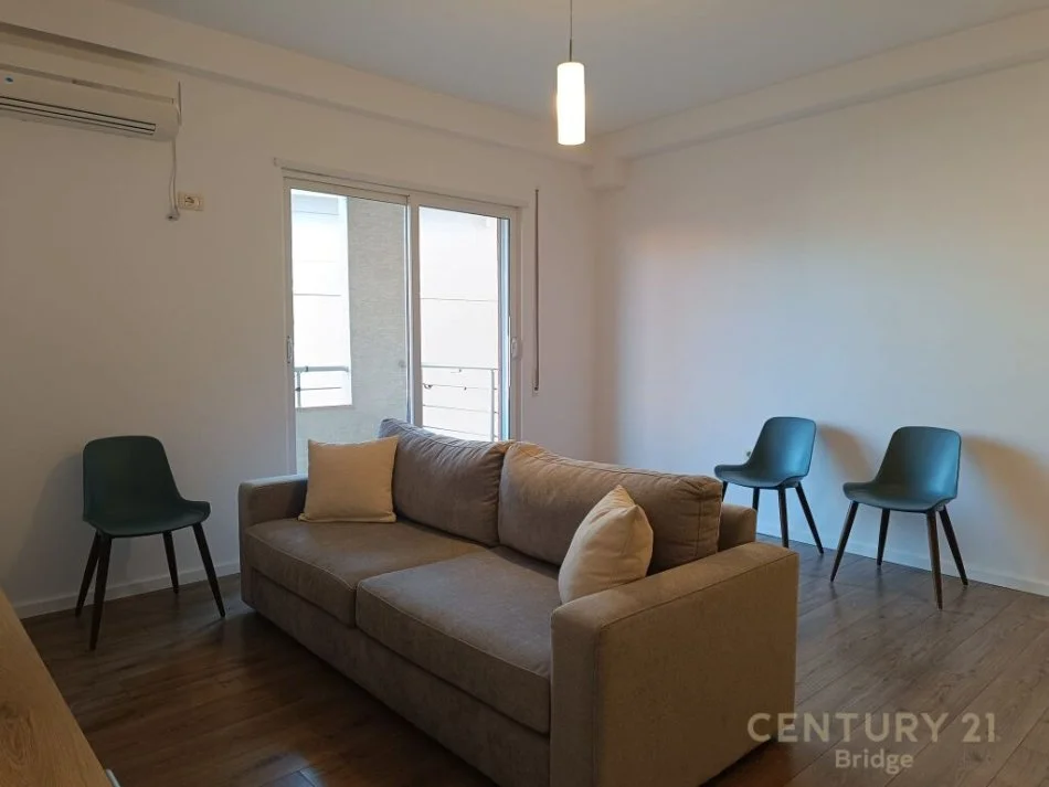 Tirane, jepet me qera apartament 1+1 Kati 3, 66 m² 500 € 