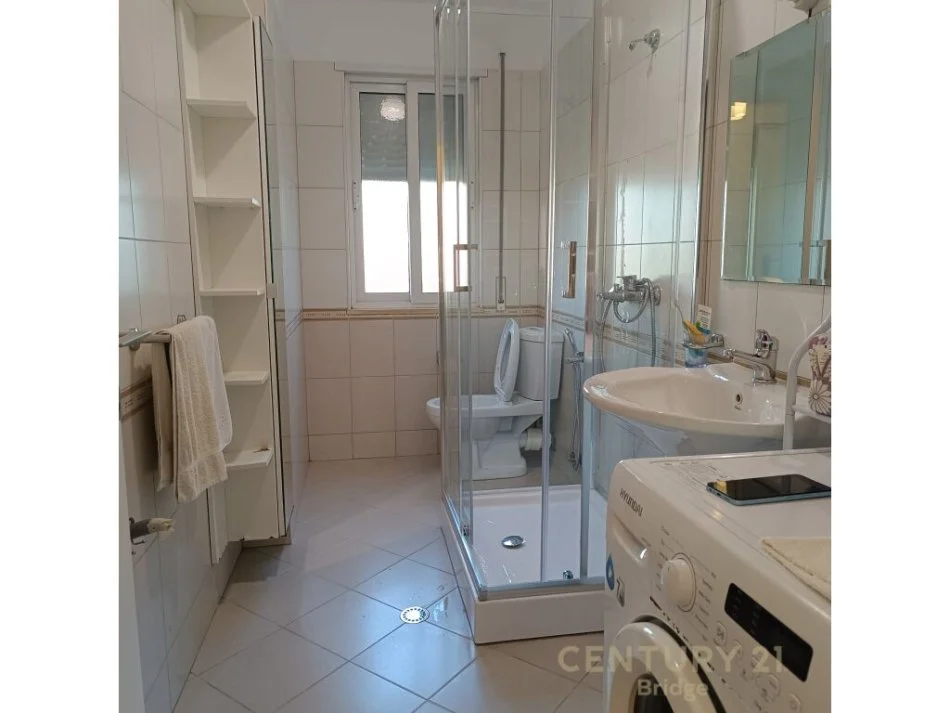 Tirane, jepet me qera apartament 1+1 Kati 3, 66 m² 500 € 