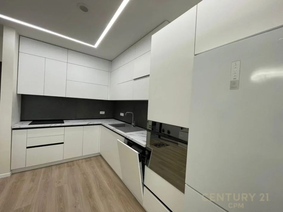 shitet apartament 3+1 , 110 m² 275.000 € (PARK LIFE)