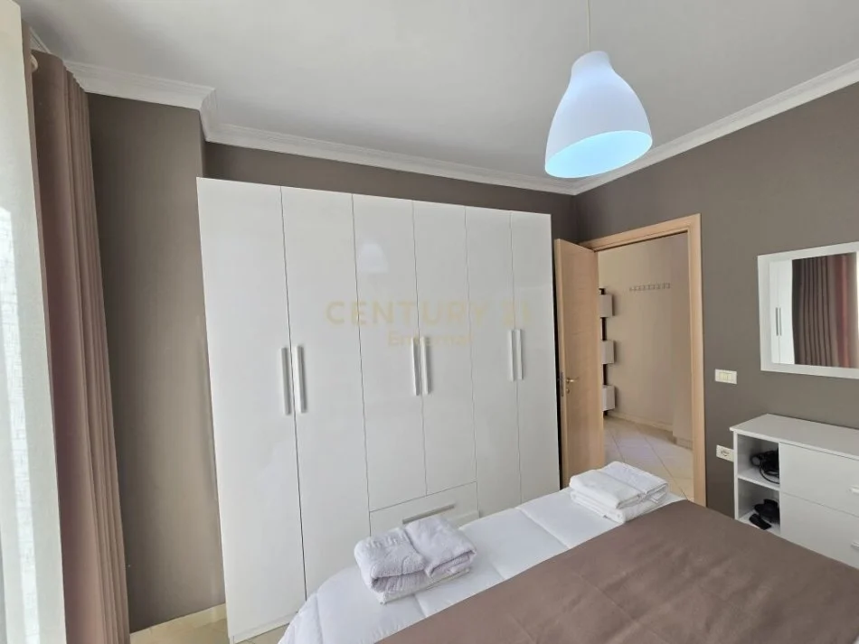 Tirane, shitet 1+1 Kati 6, 64 m² 135.000 € (liqeni i thate)