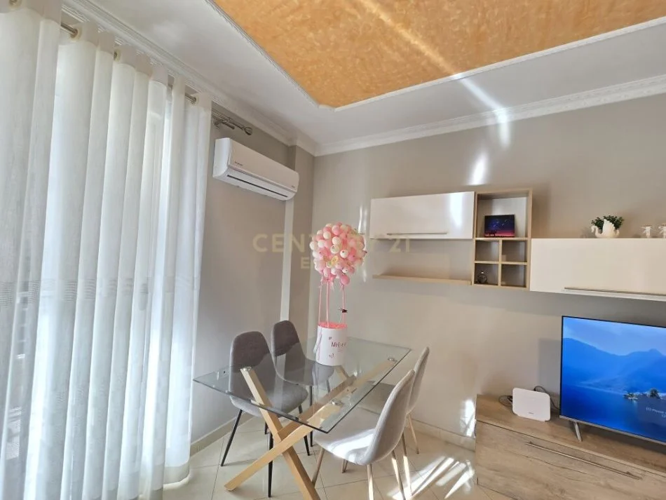 Tirane, shitet 1+1 Kati 6, 64 m² 135.000 € (liqeni i thate)