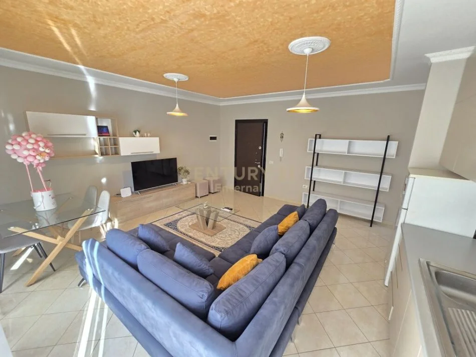 Tirane, shitet 1+1 Kati 6, 64 m² 135.000 € (liqeni i thate)