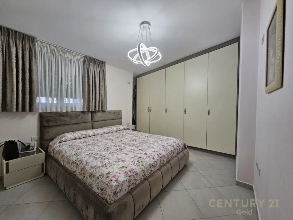 Tirane, shitet apartament 2+1 Kati 5, 88 m² 160.000 €