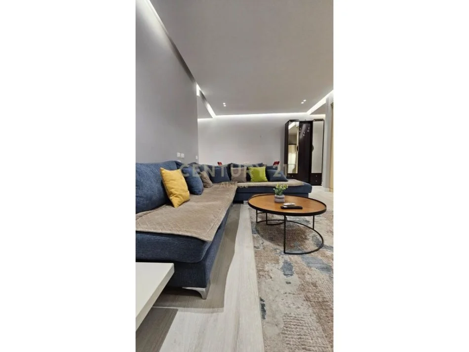 Tirane, shitet apartament 2+1 Kati 1, 112 m² 270.000 € (Rruga e Barrikadave)