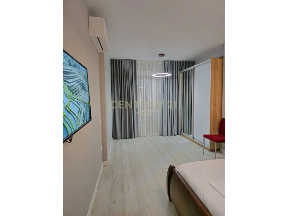 Tirane, shitet apartament 2+1 Kati 1, 112 m² 270.000 € (Rruga e Barrikadave)