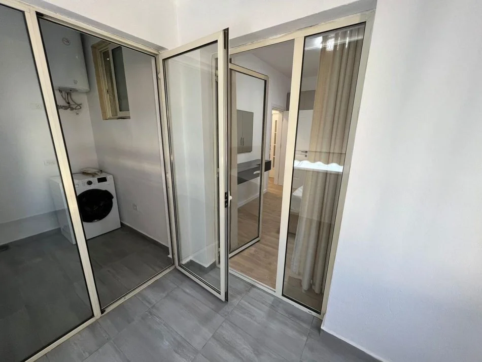 Tirane, jepet me qera apartament 2+1+Ballkon Kati 3, 124 m² 1.200 € (rruga zogu zi)