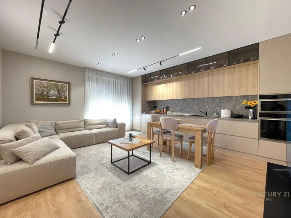 Tirane, shitet apartament 2+1 Kati 7, 113 m² 330.000 € (pazari i ri)
