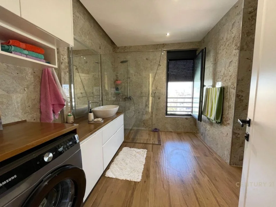 Tirane, shitet apartament 2+1 Kati 7, 113 m² 330.000 € (pazari i ri)