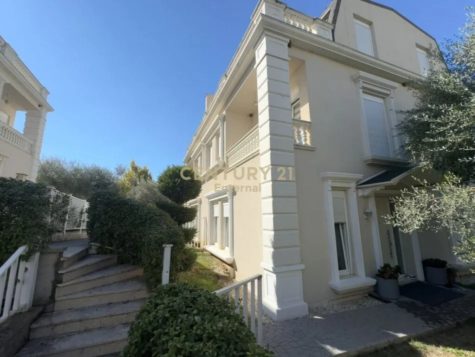 Tirane, shes Vile 4+1 Kati 4, 286 m² 950.000 € 