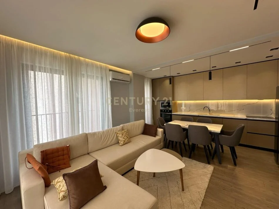 Tirane, jepet me qera apartament 2+1 Kati 3, 103 m² 900 € 