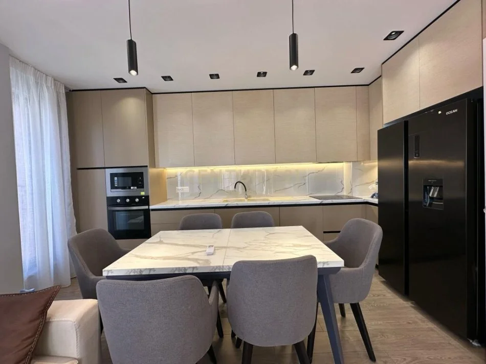 Tirane, jepet me qera apartament 2+1 Kati 3, 103 m² 900 € (kodra e diellit)