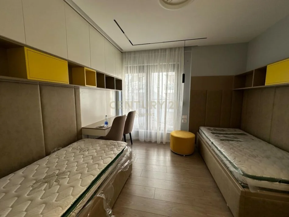 Tirane, jepet me qera apartament 2+1 Kati 3, 103 m² 900 € (Kodra e diellit)