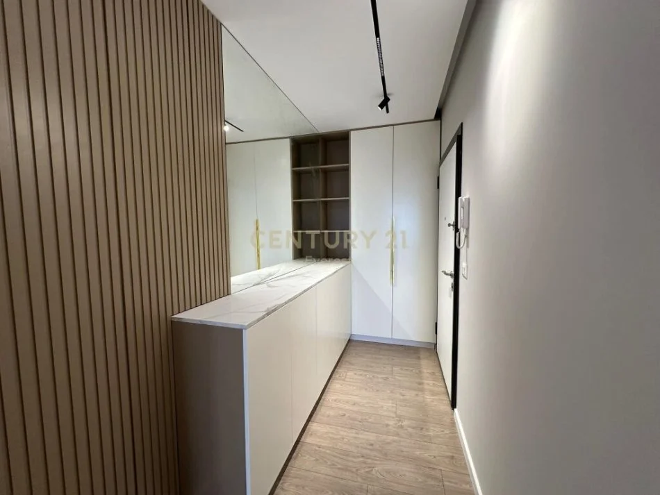 Tirane, jepet me qera apartament 2+1 Kati 3, 103 m² 900 € (Kodra e diellit)