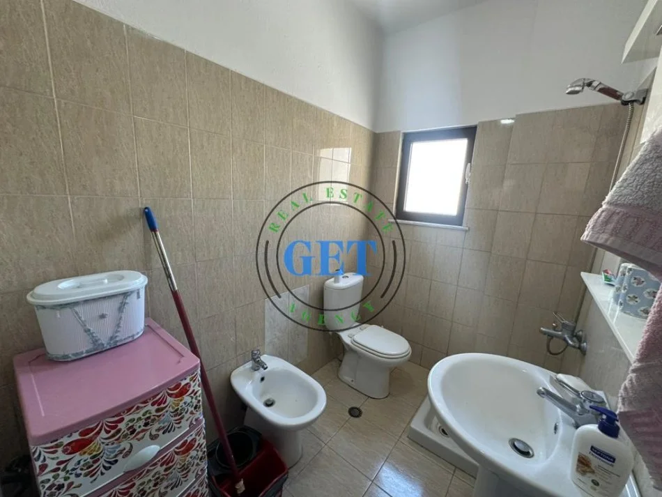 Durres, jepet me qera apartament 1+1, Plazhi Hekurudha, Kati 3, 300 €