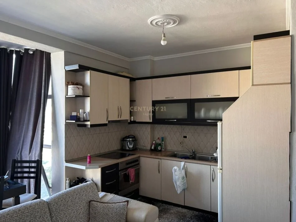 Tirane, shitet apartament 1+1 Kati 10, 74 m² 85.000 € (Astir)