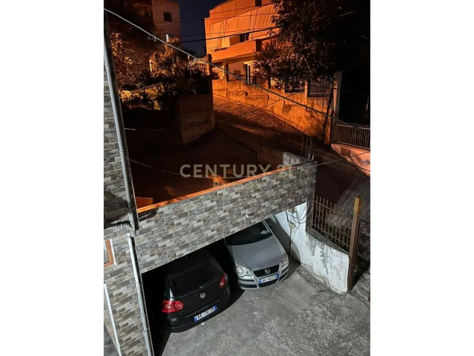 Tirane, shes apartament 2+1 Kati 1, 127 m² 100.000 € 