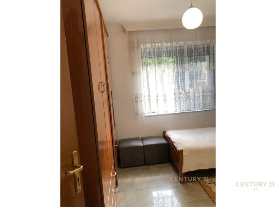Tirane, jepet me qera apartament 2+1 Kati 1, 84 m² 650 € 