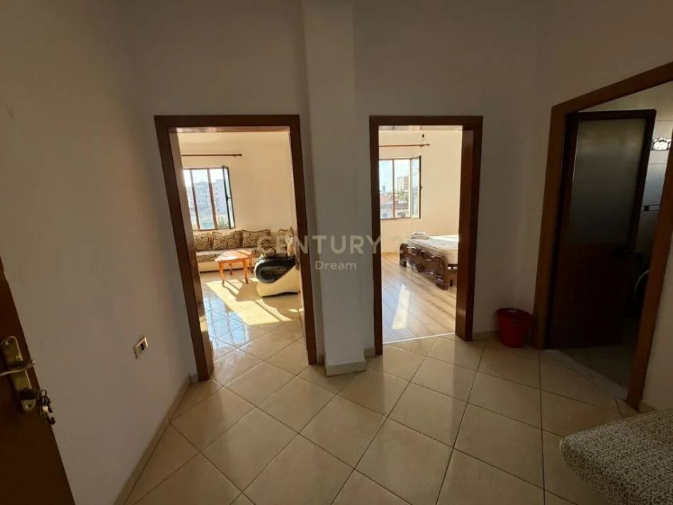 Tirane, jepet me qera apartament 3+1 Kati 3, 103 m² 500 € (perballe Venue Club ne rrugen Sadik Petrela)