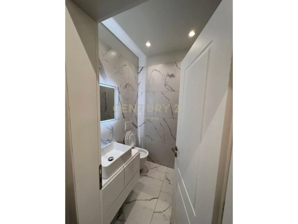 Tirane, jepet me qera apartament 1+1 Kati 2, 68 m² 480 € 