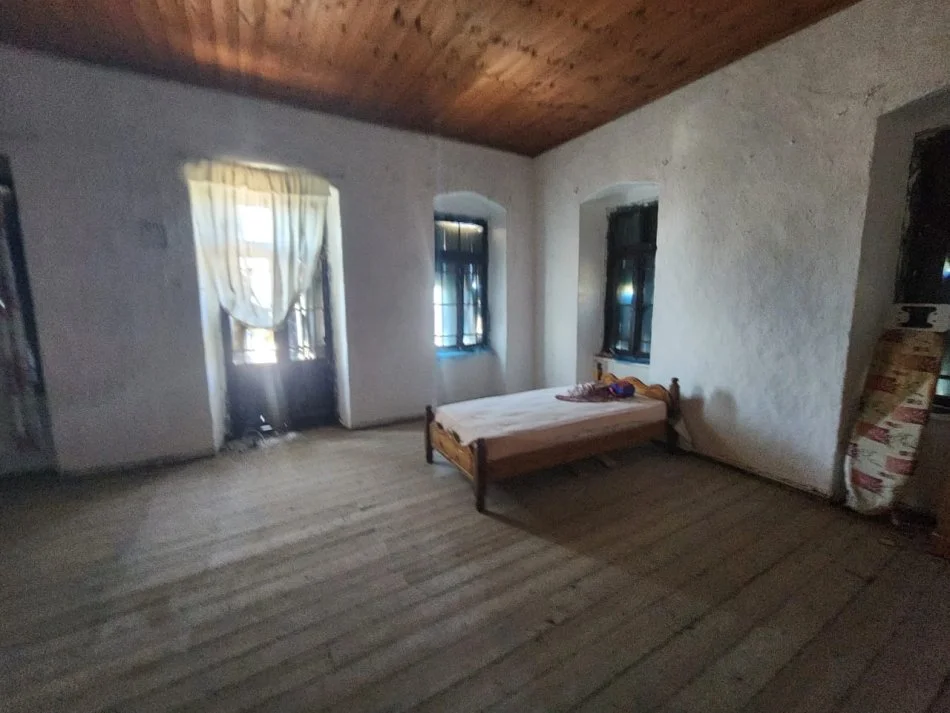 Dhermi - Palase, shitet shtepi 2 Katshe, 80 m² me Oborr 300m2, 260.000 € (Dhermi)