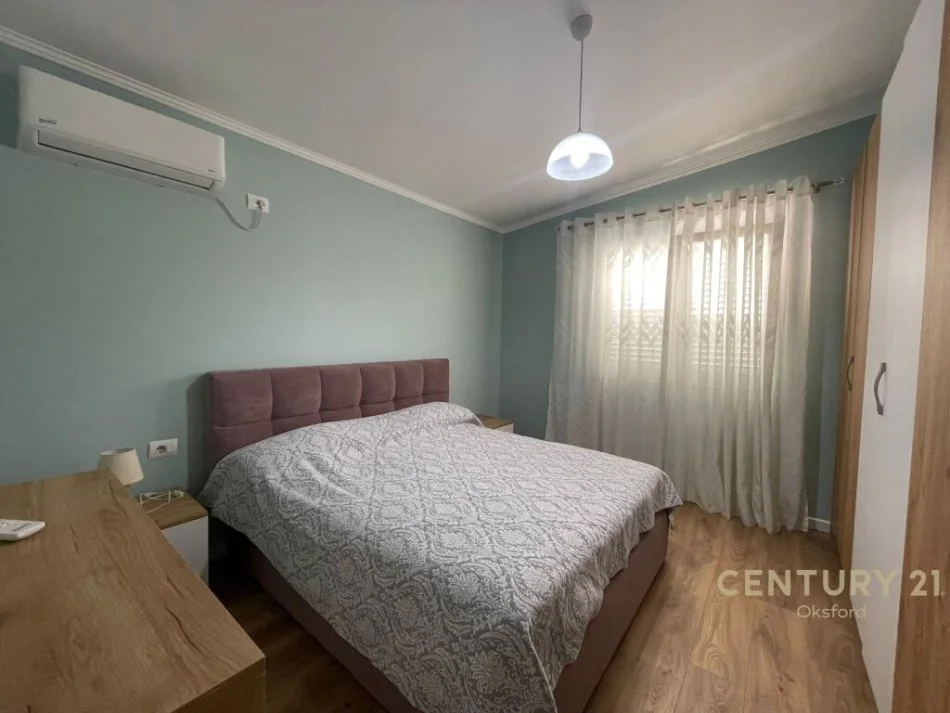 Tirane, jepet me qera 3+1+Aneks+Ballkon Kati 0, 100 m² 1.200 € (Sauk i Vjeter)