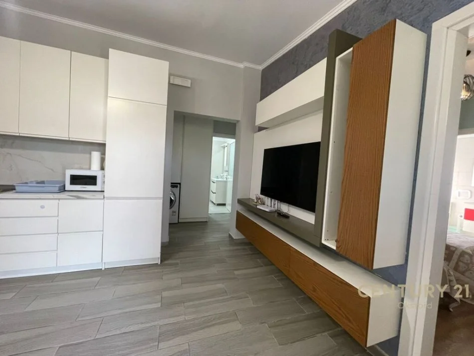 Tirane, jepet me qera 3+1+Aneks+Ballkon Kati 0, 100 m² 1.200 € (Sauk i Vjeter)