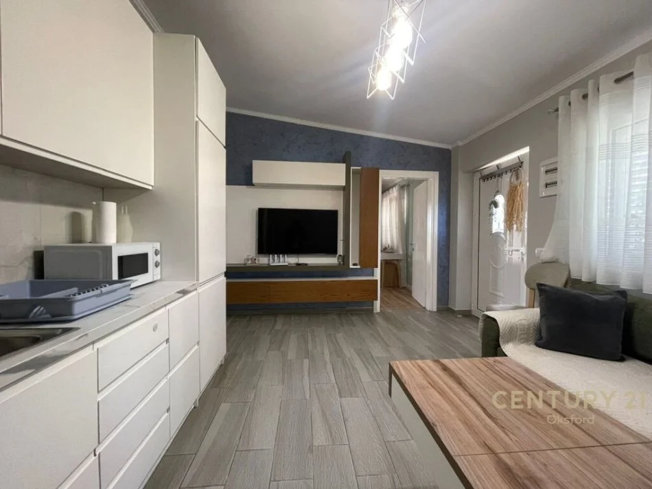 Tirane, jepet me qera 3+1+Aneks+Ballkon Kati 0, 100 m² 1.200 € (Sauk i Vjeter)