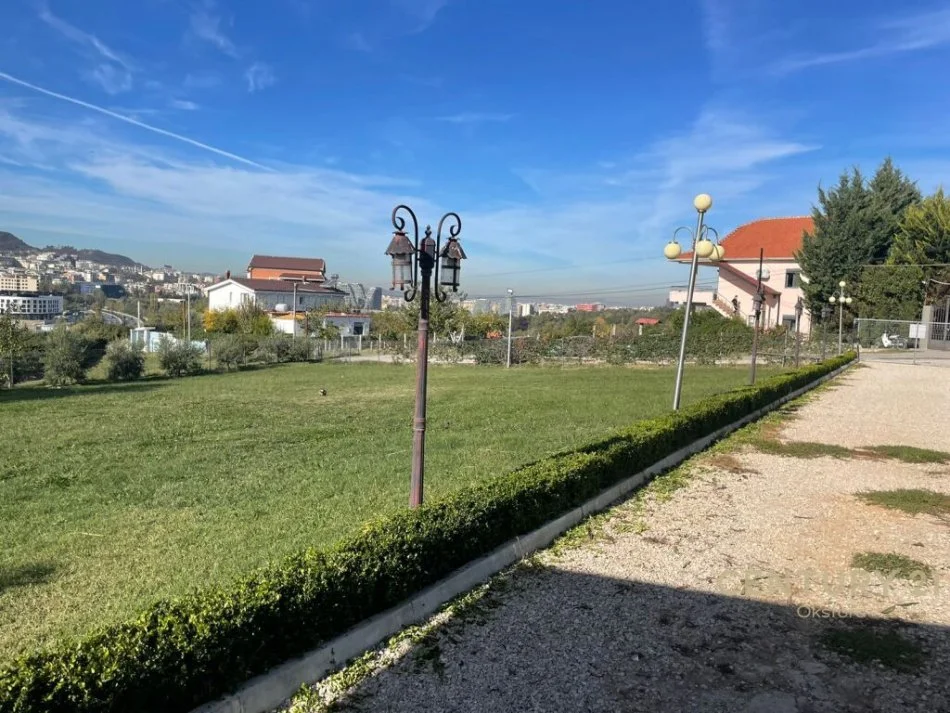 Tirane, jepet me qera 3+1+Aneks+Ballkon Kati 0, 100 m² 1.200 € (Sauk i Vjeter)