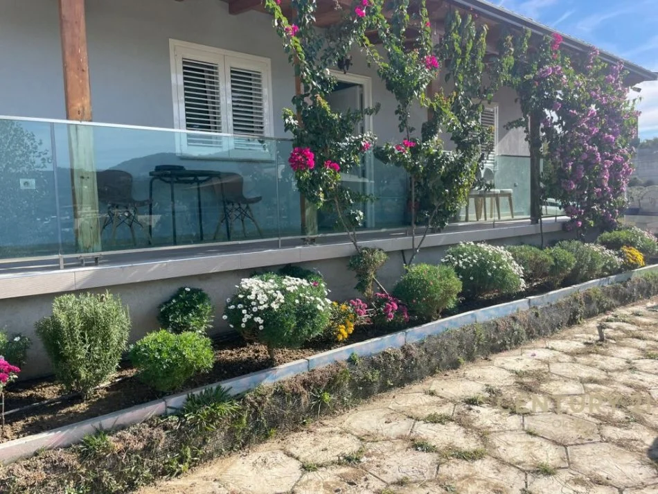 Tirane, jepet me qera 3+1+Aneks+Ballkon Kati 0, 100 m² 1.200 € (Sauk i Vjeter)