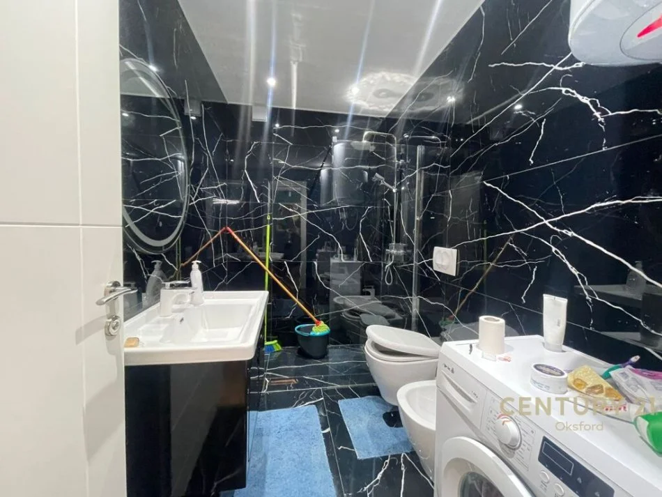 Tirane, shitet apartament 2+1 Kati 3, 74 m² 160.000 € (KOMPLEKSI KONTAKT)