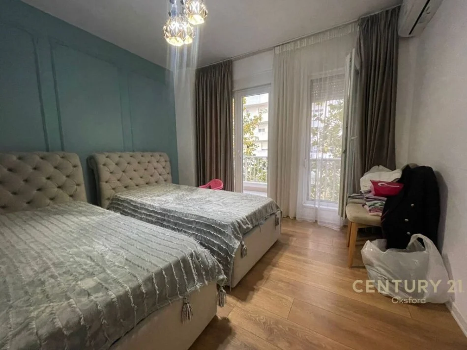 Tirane, shitet apartament 2+1 Kati 3, 74 m² 160.000 € (KOMPLEKSI KONTAKT)
