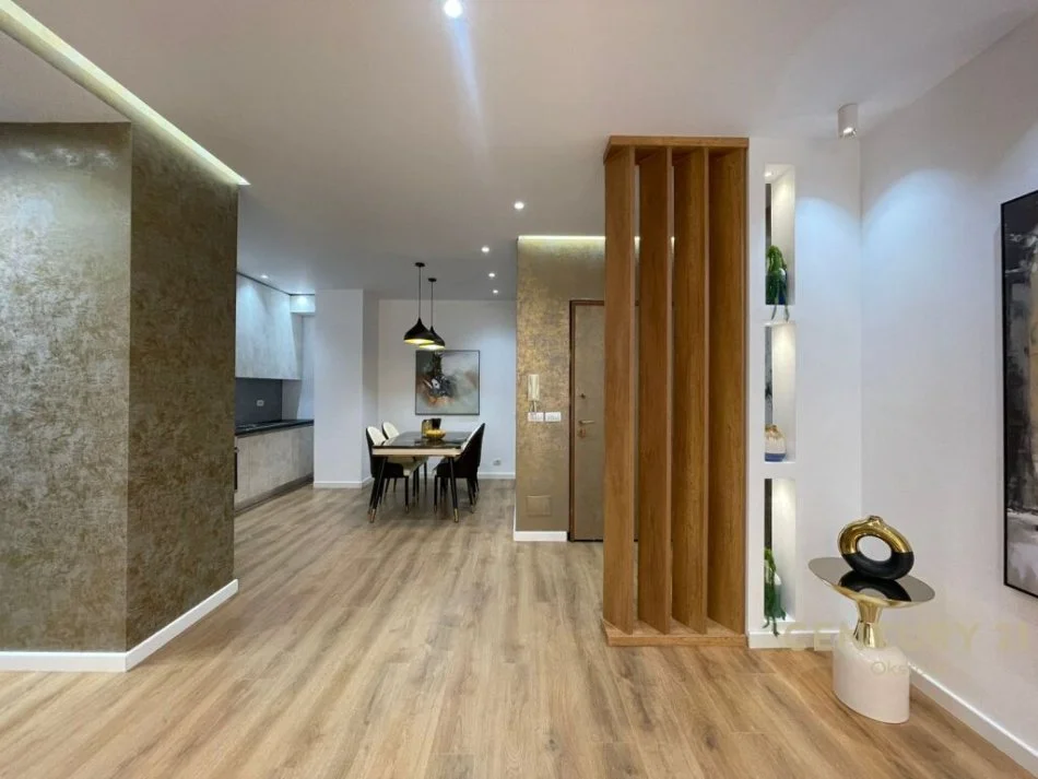 Tirane, shitet apartament 2+1+Aneks+Ballkon Kati 6, 136 m² 285.000 € (Mbikalimi i Kristal Center)