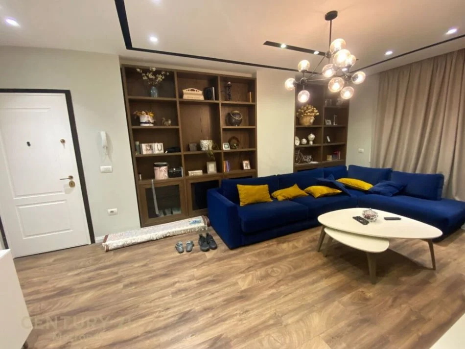 Tirane, jepet me qera apartament 3+1 Kati 11, 114 m² 1.700 € (RRUGA E BARRIKADAVE)
